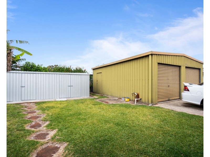 18 Fiona Street, Beachmere QLD 4510
