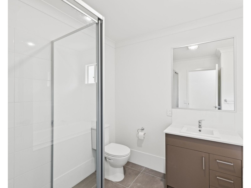 1/2 Dominique Way, Flinders View QLD 4305