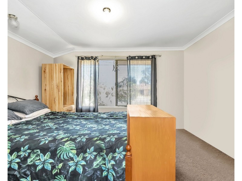 68 Perham Cres, Leda WA 6170