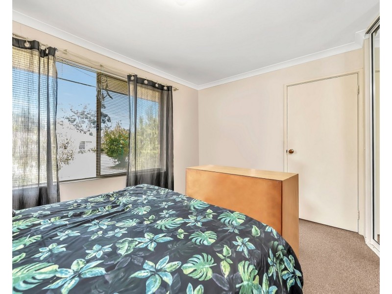 68 Perham Cres, Leda WA 6170