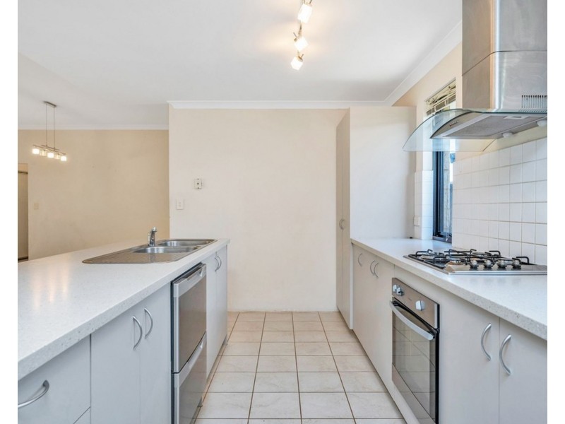 15 Marsdenia Road, Halls Head WA 6210