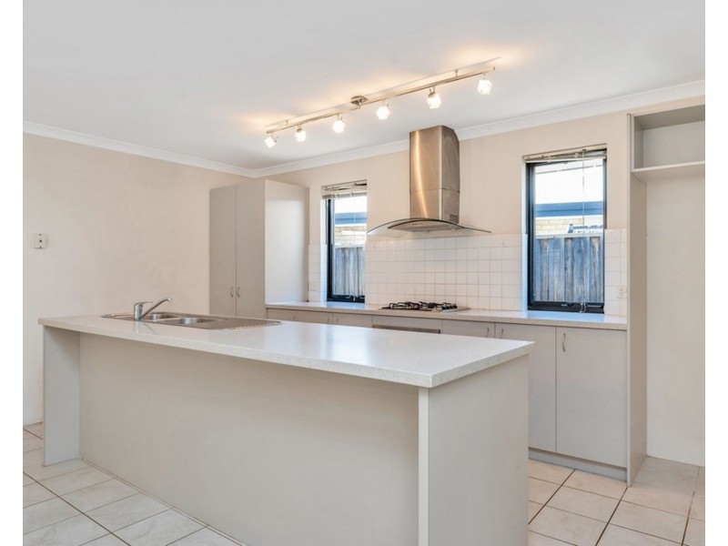 15 Marsdenia Road, Halls Head WA 6210