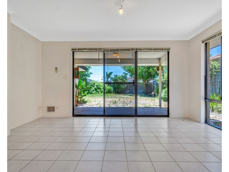 15 Marsdenia Road, Halls Head WA 6210