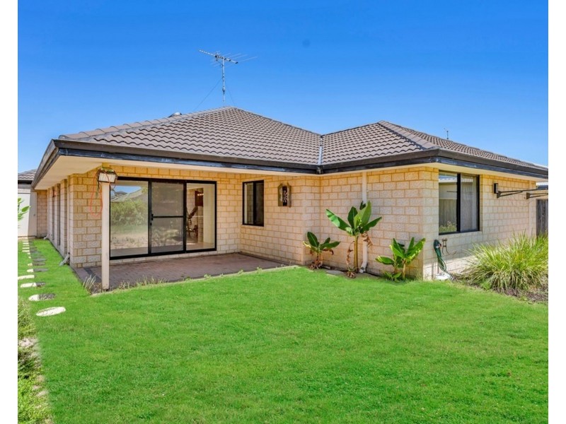15 Marsdenia Road, Halls Head WA 6210