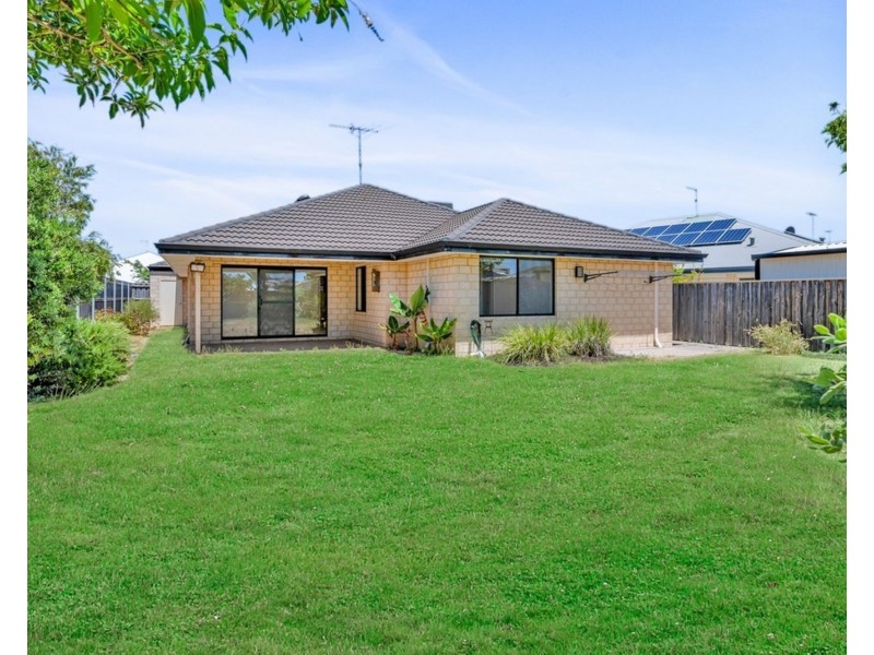 15 Marsdenia Road, Halls Head WA 6210