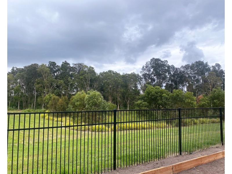 4 Perignon Circuit, Beachmere QLD 4510