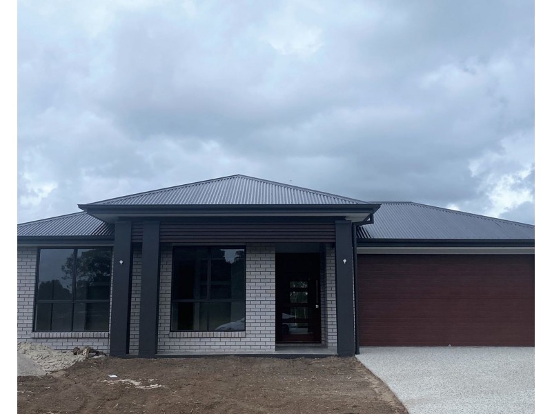 4 Perignon Circuit, Beachmere QLD 4510