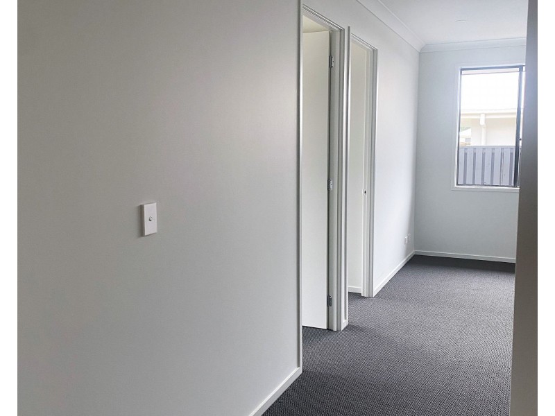 4 Perignon Circuit, Beachmere QLD 4510