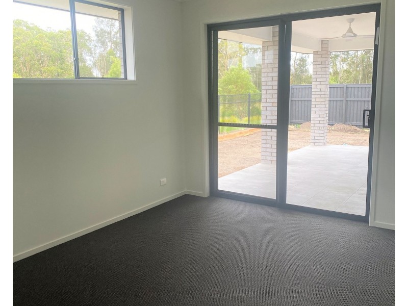 4 Perignon Circuit, Beachmere QLD 4510