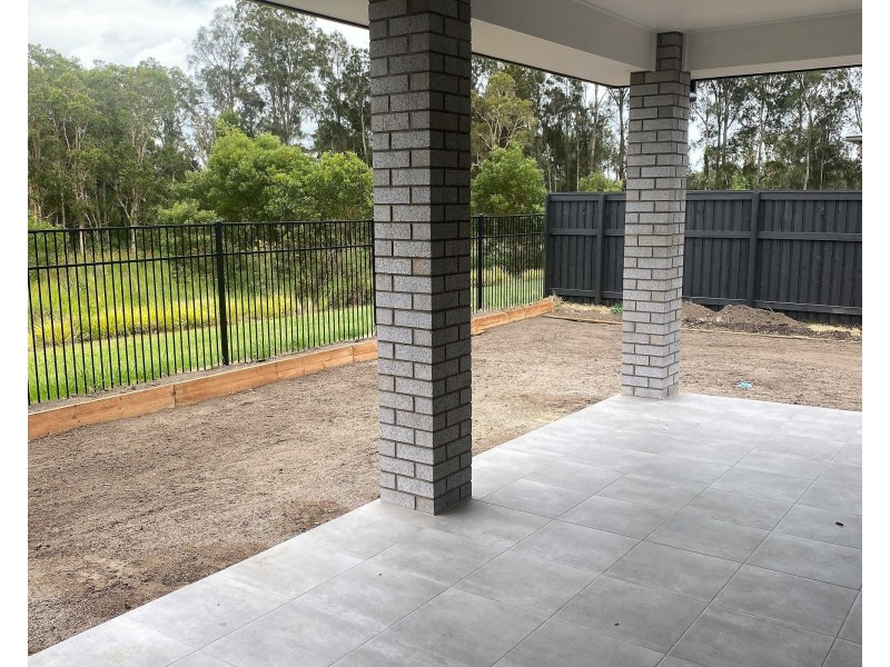 4 Perignon Circuit, Beachmere QLD 4510