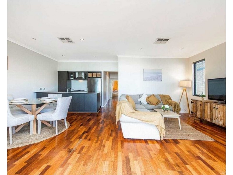 10 Larkhall Way, Butler WA 6036