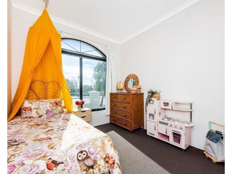 10 Larkhall Way, Butler WA 6036