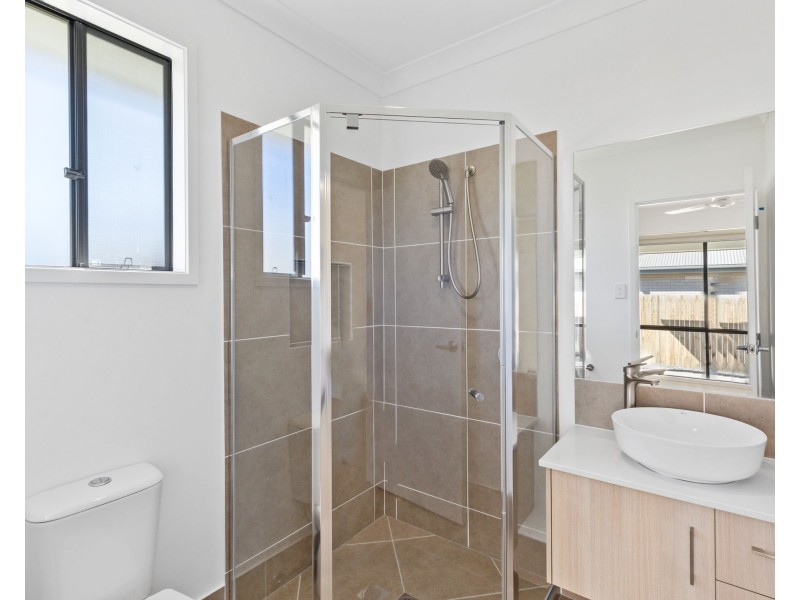 5 Bruce Street, Gleneagle QLD 4285