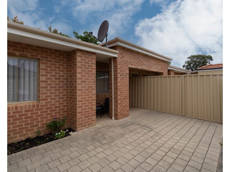 2/11 Sheoak Road, Maddington WA 6109