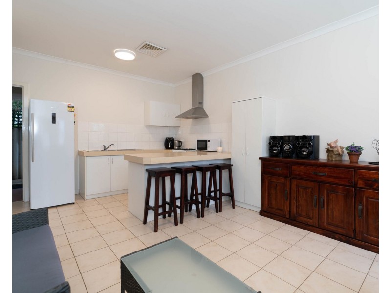 2/11 Sheoak Road, Maddington WA 6109