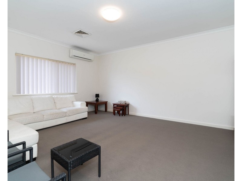 2/11 Sheoak Road, Maddington WA 6109