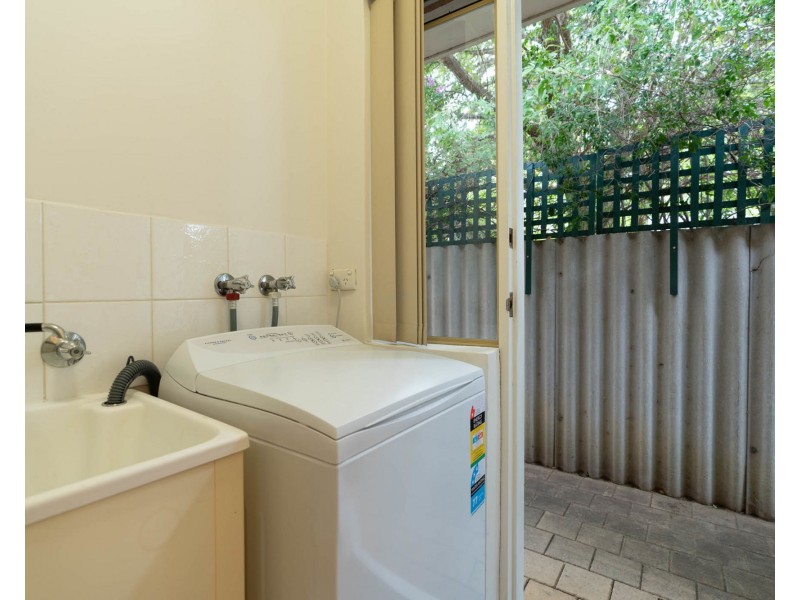 2/11 Sheoak Road, Maddington WA 6109