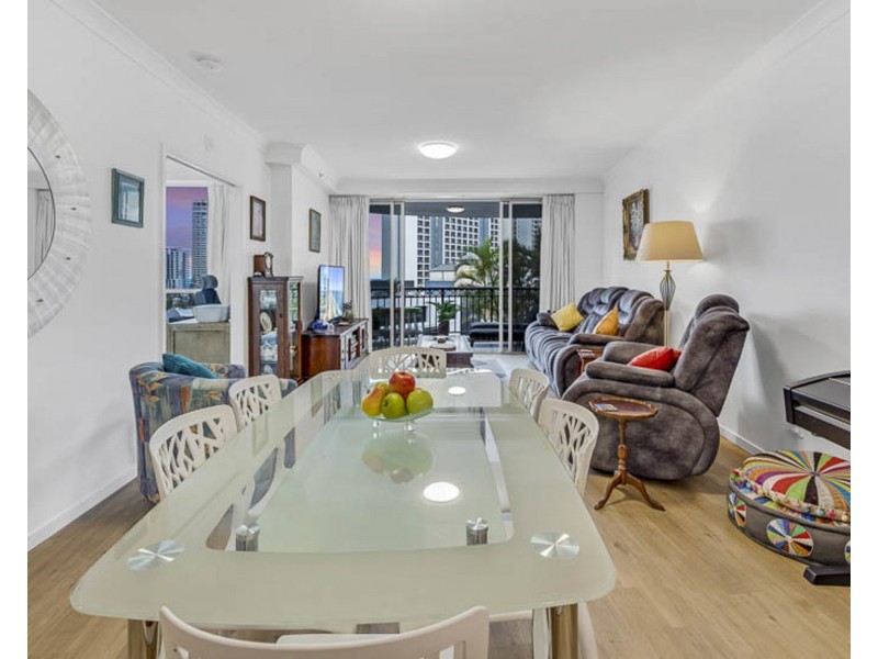2073/23 Ferny Ave, Surfers Paradise QLD 4217