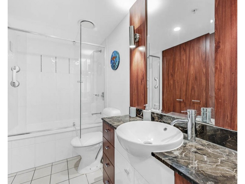 2073/23 Ferny Ave, Surfers Paradise QLD 4217