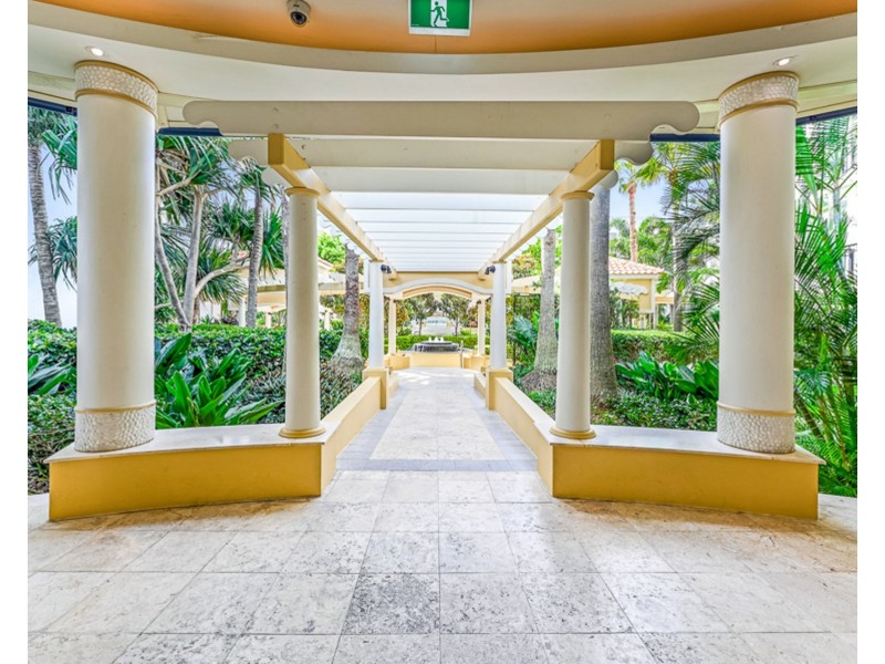 2073/23 Ferny Ave, Surfers Paradise QLD 4217