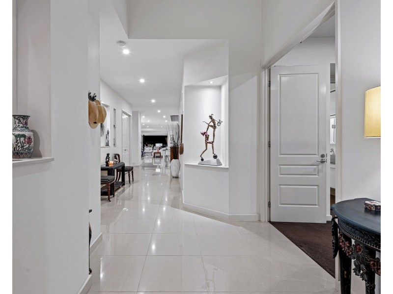 10 Nicklaus Court, Merrimac QLD 4226