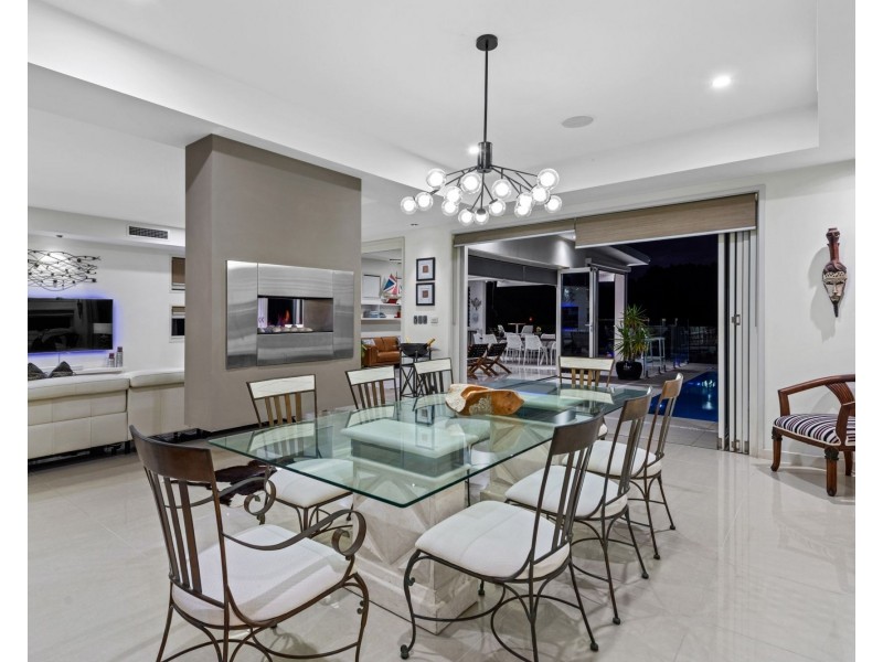 10 Nicklaus Court, Merrimac QLD 4226