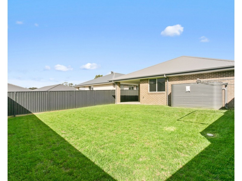 8 Corry Street, Thirlmere NSW 2572