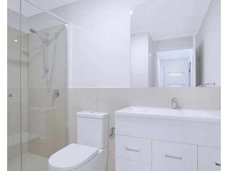 2/5 Sophora St, Holmview QLD 4207