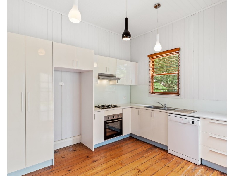 21A Grange Road, Newtown QLD 4305