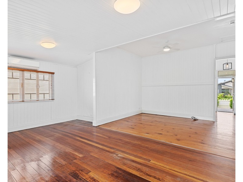 21A Grange Road, Newtown QLD 4305