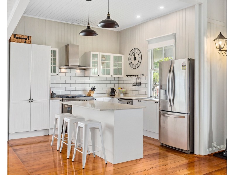 25 Alexandra Street, Booval QLD 4304