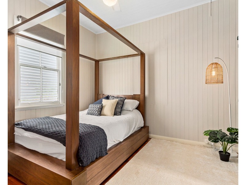 25 Alexandra Street, Booval QLD 4304