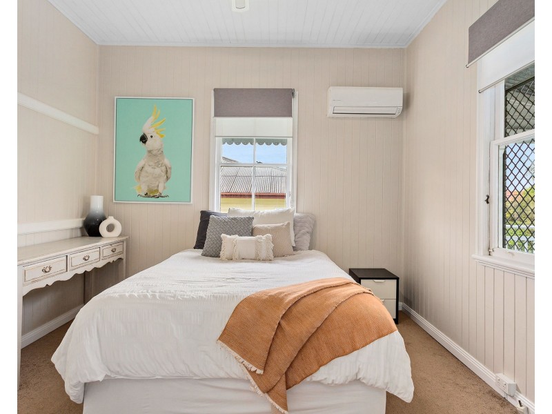 25 Alexandra Street, Booval QLD 4304