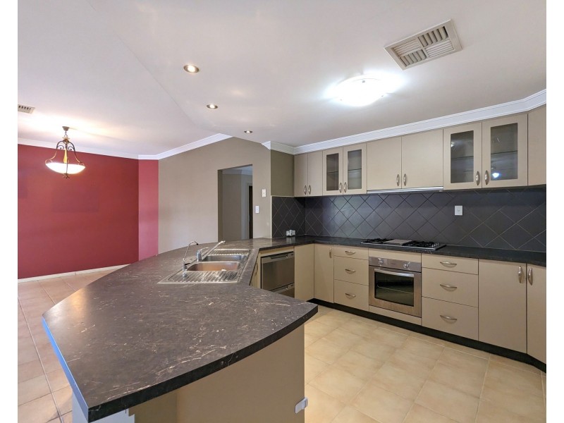 2 Monroe Turn, Success WA 6164