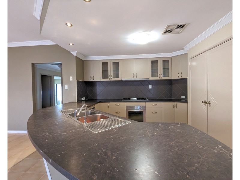 2 Monroe Turn, Success WA 6164