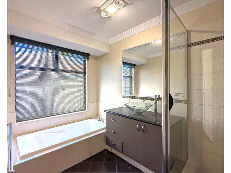 2 Monroe Turn, Success WA 6164