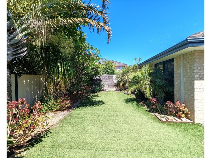 2 Monroe Turn, Success WA 6164