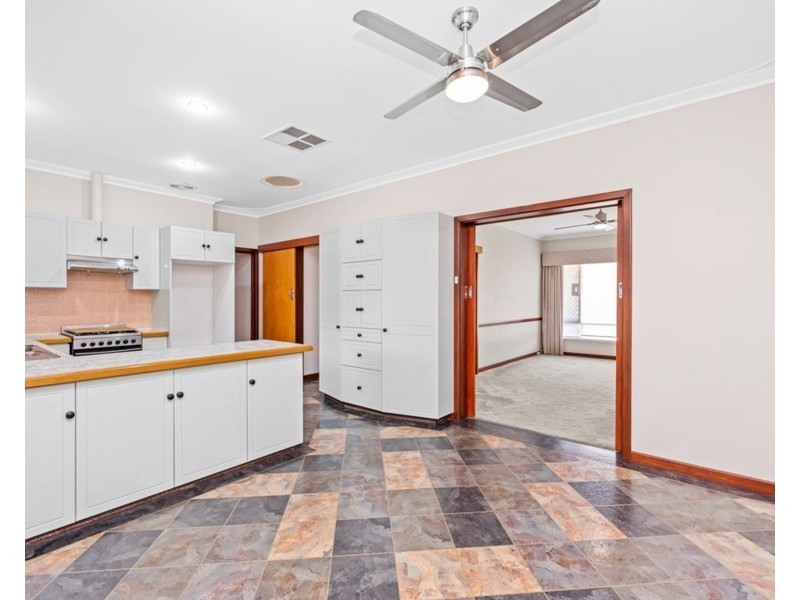 49 Walgreen Crescent, Calista WA 6167