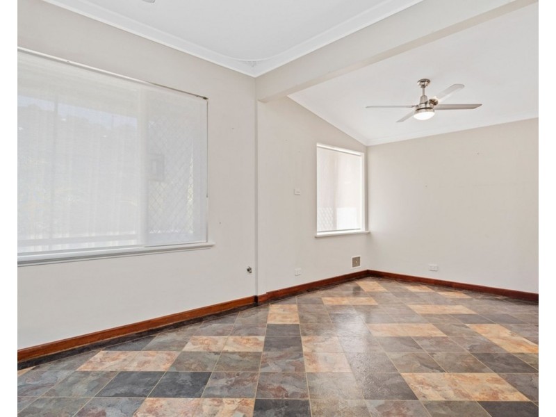 49 Walgreen Crescent, Calista WA 6167