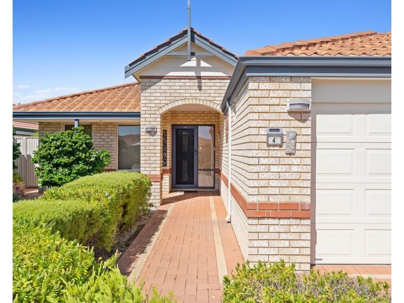 4 Alston Close, Waikiki WA 6169