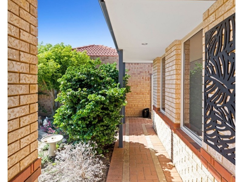 4 Alston Close, Waikiki WA 6169