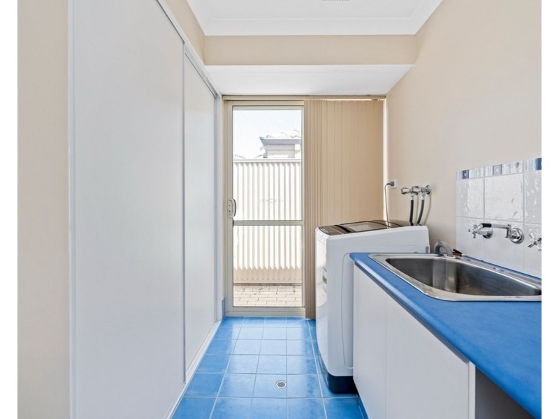 4 Alston Close, Waikiki WA 6169