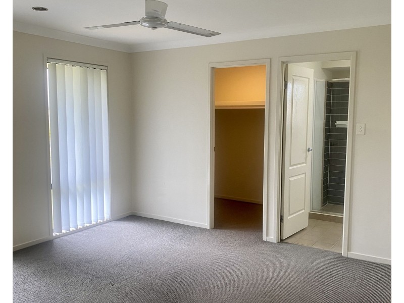 5 Robinia Court, Morayfield QLD 4506