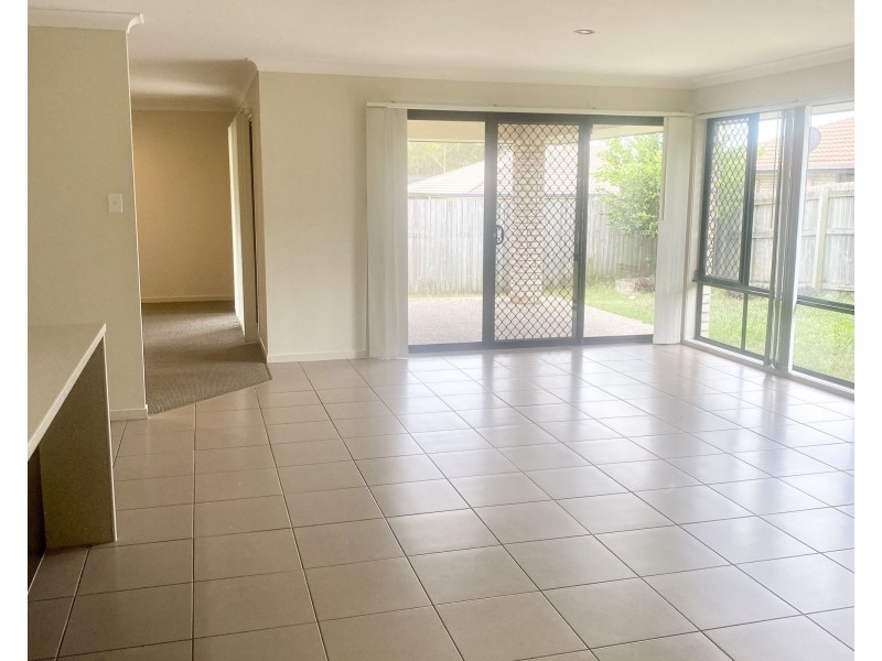 5 Robinia Court, Morayfield QLD 4506
