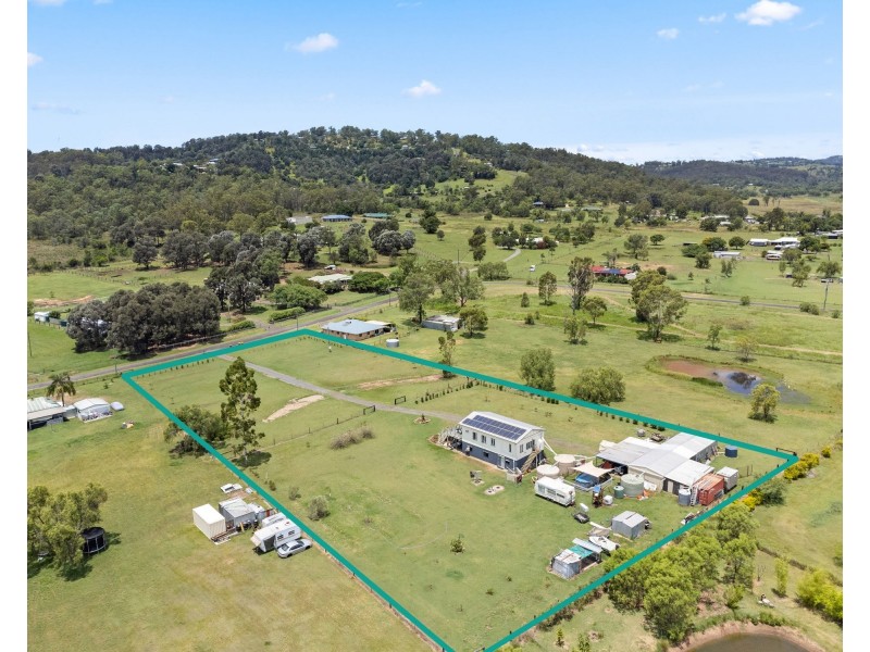 5 Leslee Court, Summerholm QLD 4341