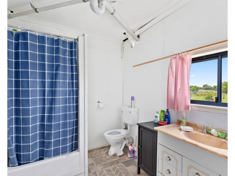 5 Leslee Court, Summerholm QLD 4341