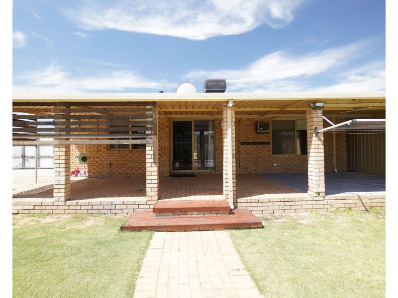 253 Corfield Street, Gosnells WA 6110