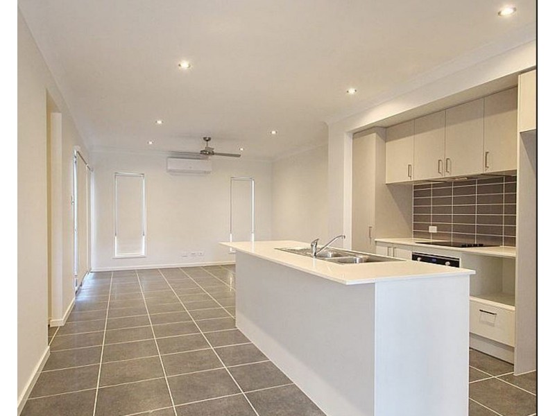 133 Spring Mountain Boulevard, Spring Mountain QLD 4124