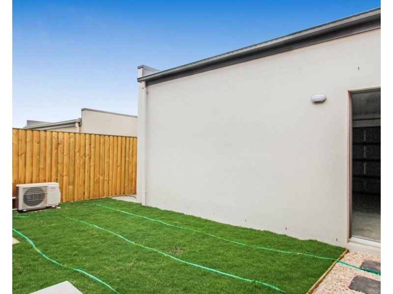 133 Spring Mountain Boulevard, Spring Mountain QLD 4124