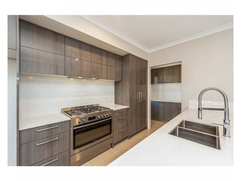 2 Worlington Loop, Meadow Springs WA 6210